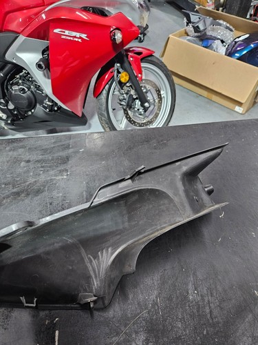 HONDA CBR600F4I 01 - 06 AIR DUCT COVERS 64580-MBW-D20ZA 64590-MBW-D20ZA - Bild 8 von 12