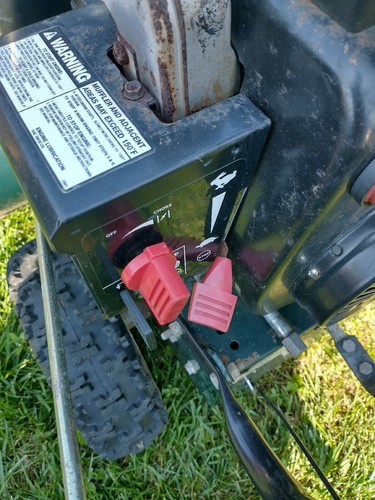 Craftsman 5 HP Gas Snowblower 24" Electric Start Self-drive Forward/Reverse  - Picture 7 of 8