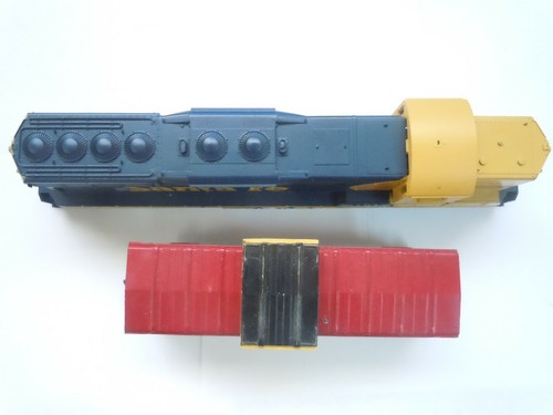 1 Athearn 2963 kit Sante Fe SD-9 Diesel & Bachmann Sante Fe Caboose CE 999628 - Picture 7 of 12