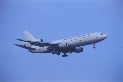 Dia McDonnell Douglas DC-10-30 Omni Air Intern. Flugzeug 35mm ungerahmt O175-4-3