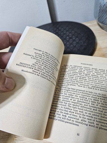 Webster’s New World Mispeller’s Dictionary 15k common misspellings & Corrections - Picture 7 of 14