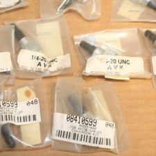 One AVK 1/4-20 UNC Thread Adapter Kit for Manual Insert Tool For Use with AA170