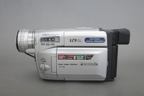 PANASONIC NV-VZ9 CAMCORDER COMPACT VHS C ANALOGUE TAPE VIDEO CAMERA VZ9B - Picture 2 of 11