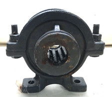 Used Pto Hanging Bearing Bracket For Farmall F20 Tractor 69263d/ 69264d