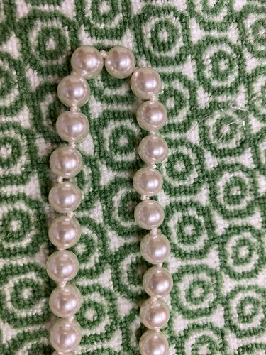 Pearl 18” Necklace Costume Jewelry - Picture 1 of 3