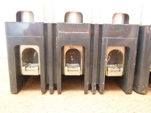 Eaton Cutler Hammer ED3150 3 pole 150A 240V 65kA Breaker - Lot of 3 - Picture 11 of 12