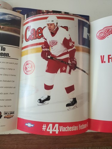 Revista Red Wings Inside Line con Mark y Gordie Howe - Playoffs 1995 De colección - Imagen 5 de 5