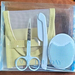 Belk Travel Manicure & Pedicure Kit w/ Pouch, Stainless/Silicone BLKSKNST14