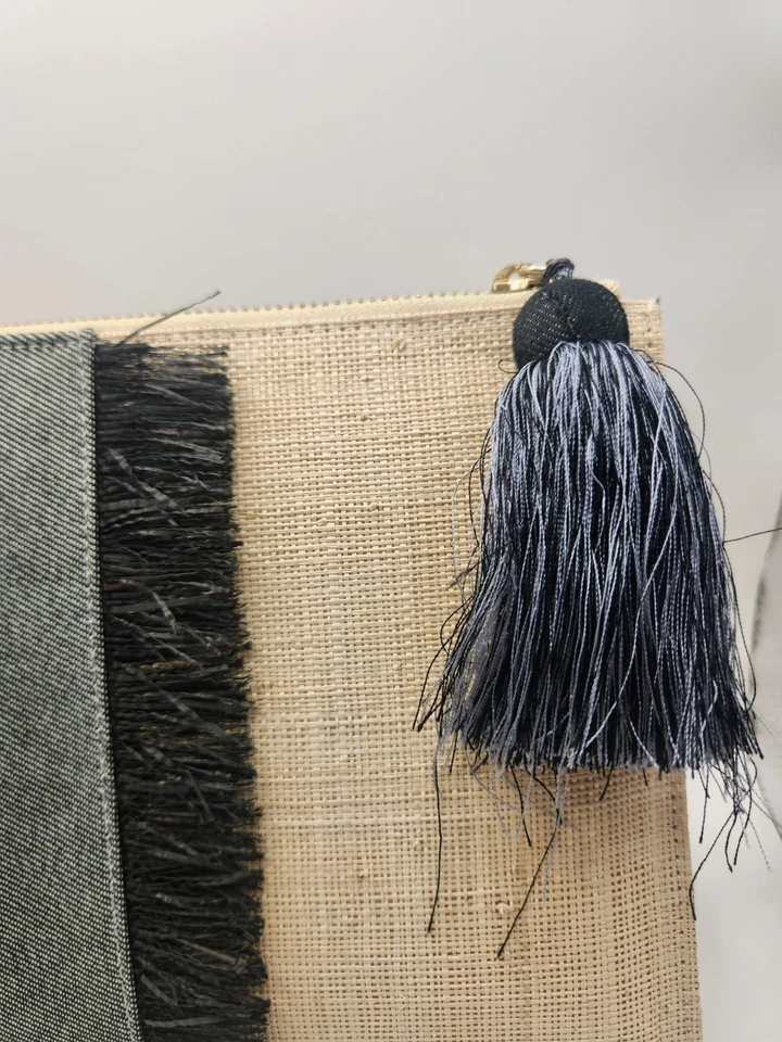 Bolso Clutch KAYU Paja Natural Negro Flecos Acento con Borla - Hecho a Mano Boho Foto 2 de 4