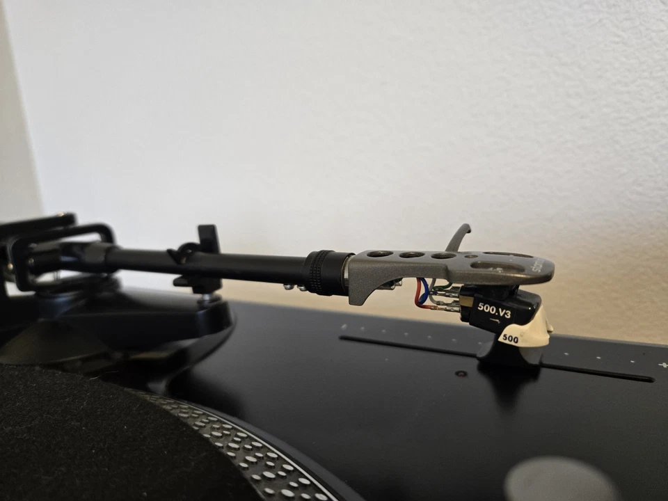 Stanton T.62 M2 DJ Turntable with Felt Mat Power Cord Cables - Image 3 of 4