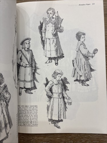 Victorian Fashions and Costumes from Harper's Bazar 1867-1898 Paperback Book D9 - Bild 9 von 10