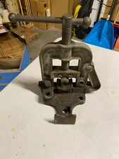 Vintage Ridgid 2-1/2” pipe vise The Ridge Tool Co. Elyria, OH