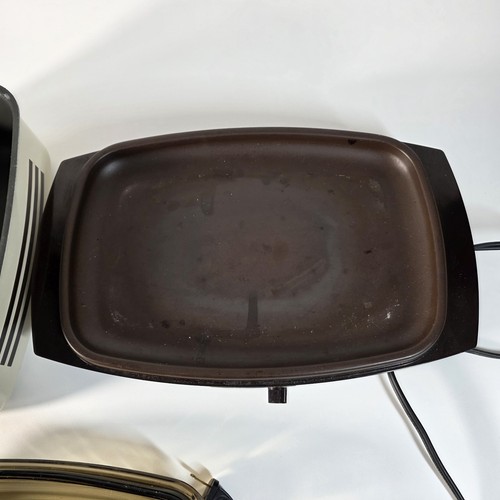 Working Vintage West Bend 4 Quart Slo/Slow Cooker, 5 Settings, Amber Glass Lid - Picture 8 of 8