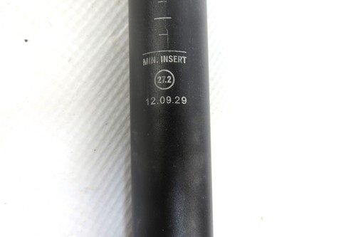 OVAL CONCEPTS 300 SEATPOST 27.2mm 360mm 327g Road Bike Black/Red - Picture 3 of 3