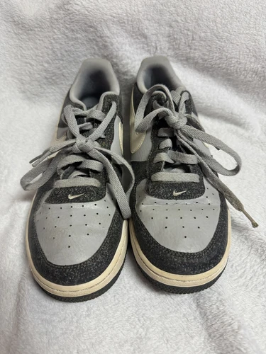 Nike 596728 023 Sneakers basse grigie per bambini giovani Air Force 1 taglia 7 anni