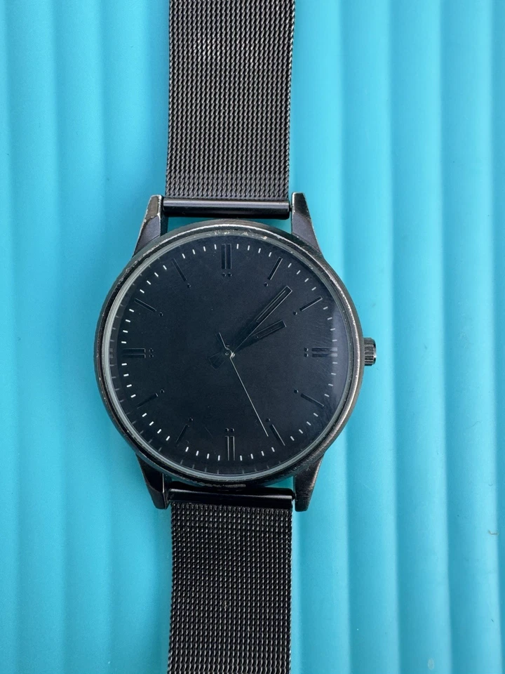 Reloj de pulsera simple para hombre simple ultrafino de moda impermeable Foto 4 de 4