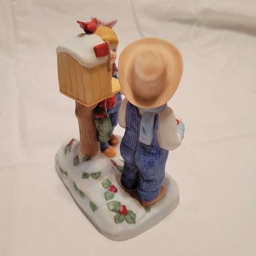 Denim Days Figurine Sharing The Joy Of Christmas 57064-04 Home Interiors In Box - Picture 6 of 9