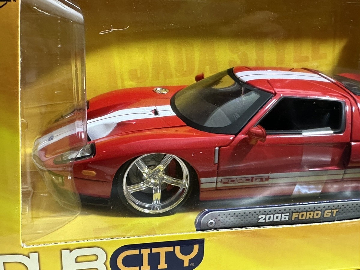DAB シリーズ 1/24 2005 FORD GT JADA DUB CITY 2005 FORD GT RED / WHITE 1:24 DIECAST MODEL