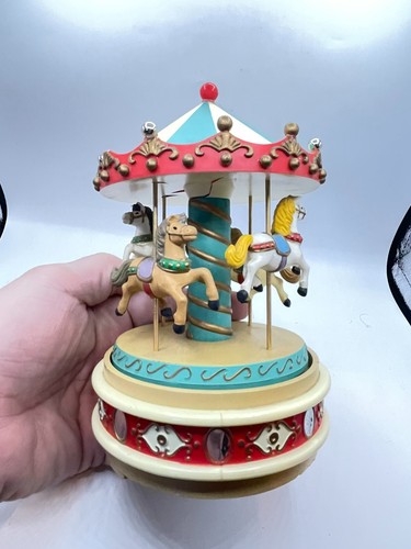 Vintage 1980 Enesco Carousel Waltz 4 Horse Merry Go Round Music Box - Picture 7 of 10