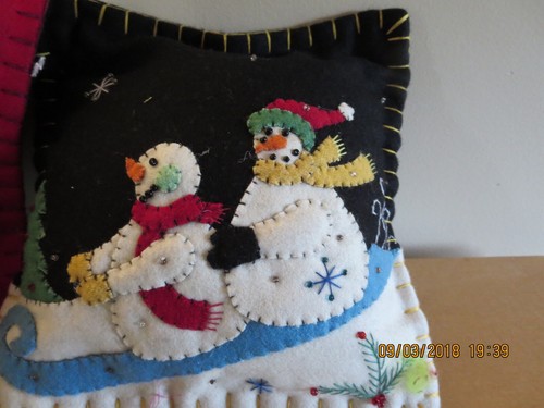 FIVE HANDCRAFTED PILLOWS--(4) 7 1/2" SQUARE-(1) 15" X 7"--BEADS-SEQUINS -#R20-12 - Picture 11 of 12