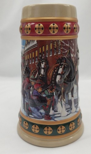 1994 BUDWEISER CERAMIC BEER TANKARD STEIN MUG HOMETOWN HOLIDAY NIB - Picture 3 of 11