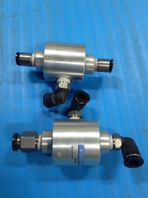 LOT OF 2 KOGANEI S125 SHUTTLE VALVE OPERATING PRESSURE 0.007MPa 1/8'' USED V11-7