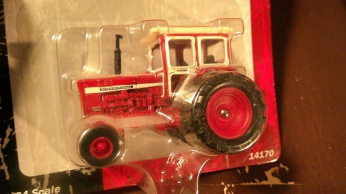 2003 Ertl Case Farmall 856 Tractor #14170 1:64 Scale International #SH 3 - Picture 2 of 8