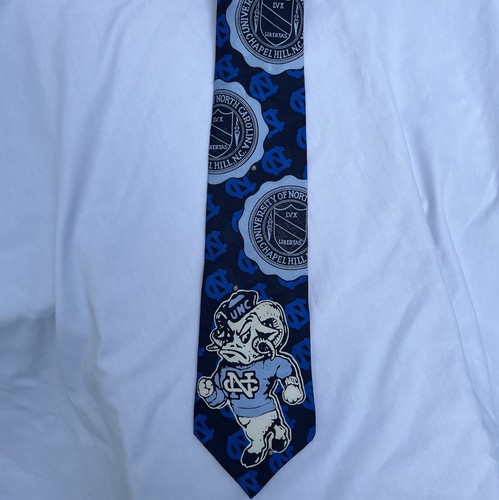 Cravatta da uomo Bold University of North Carolina Tar Heels 100% seta 55x3,75 USA - Foto 2 di 5