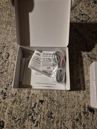 JVC PICSIO GC-FM2YU HD MEMORY DIGITAL CAMCORDER 1080p 5.13 MP - Picture 3 of 3