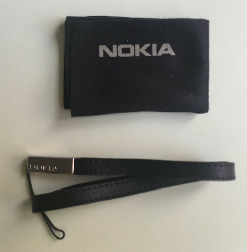 NOKIA accessori originale: cinturino e pezzuola pulisci schermo con logo Nokia - Zdjęcie 2 z 8