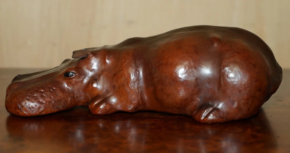 PAIR OF COLLECTABLE LIBERTY'S OMERSA BROWN LEATHER HIPPOPOTAMUS FOOTSTOOL HIPPO - Image 4 of 4