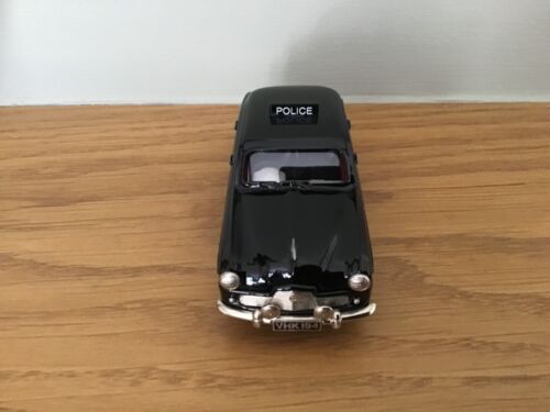 LANSDOWNE MODELS 1/43 LDM7-2 -1954 FORD ZEPHYR POLICE BRASILIA PRESS WHITE METAL - Picture 5 of 9