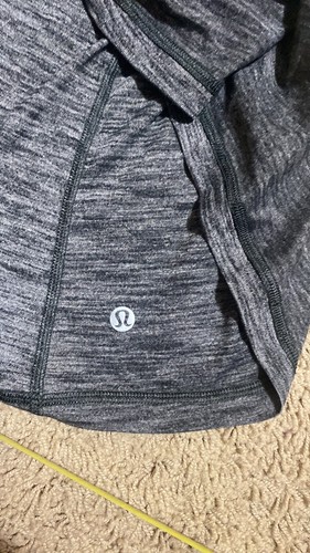 LULULEMON Sunset Salutations 2-in-1 Tank Top Heather Black Womens Size 6 EUC - Picture 8 of 8