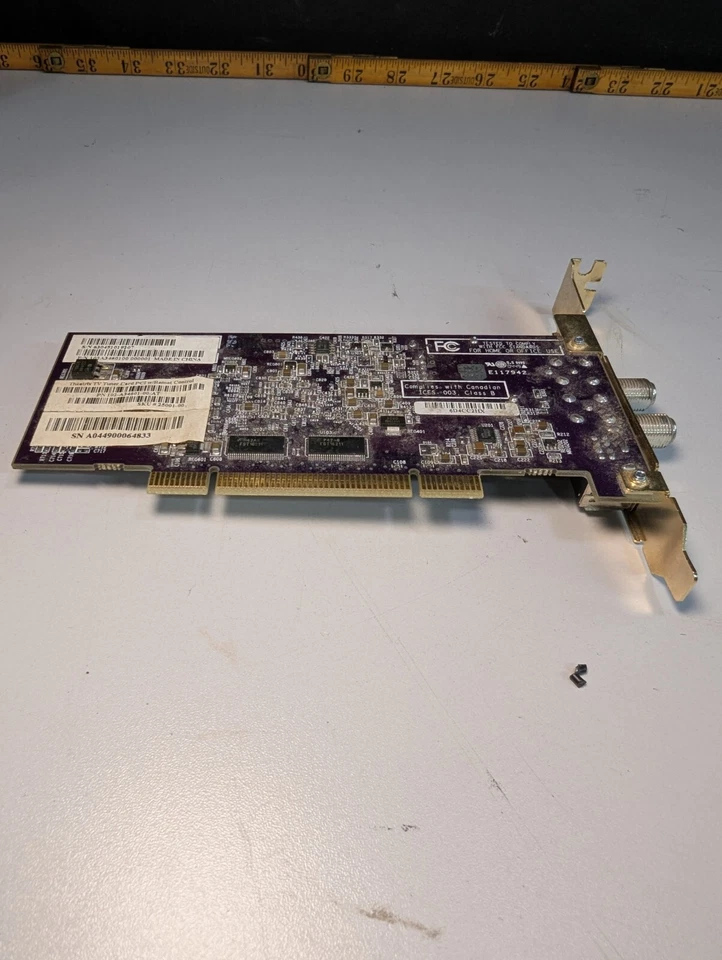 Tarjeta sintonizadora ATI Theatrix Sapphire PCI 109-A34601 o 4 SIN CONTROL REMOTO Foto 4 de 4