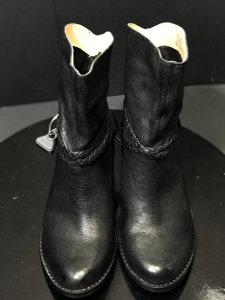 Novo Sapato Feminino Latigo Dosha Tornozelo Couro Preto Tamanho EUA 6 M - Imagem 3 de 4