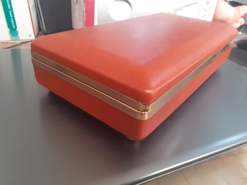 VINTAGE FAUX LEATHER MUSICAL JEWELLERY BOX, WITH TWIRLING BALLERINA - Bild 4 von 8