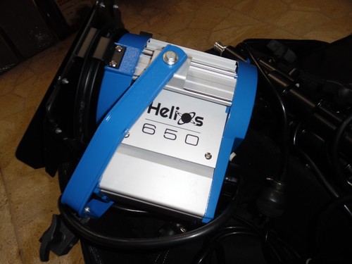 Used Helios 300 650 3-Point Lighting Kit - Picture 8 of 11