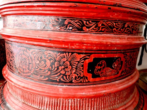 Burmese Lacquer Box Antique Huge Offering Box Mythical Animal Birds Red Table - Picture 3 of 24
