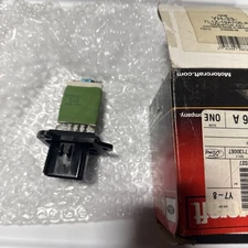 NEW Motorcraft HVAC Blower Motor Resistor YH-33 Expedition EL Navigator L 07-17