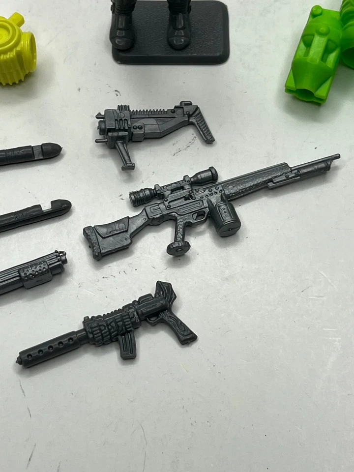 VINTAGE HASBRO 1993 G.I JOE COBRA ACTION FIGURE MEGA MARINES CYBER VIPER - Image 3 of 4