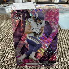 2025 Panini Mosaic T.J. Hockenson Mosaic Pink Camo #117 Vikings