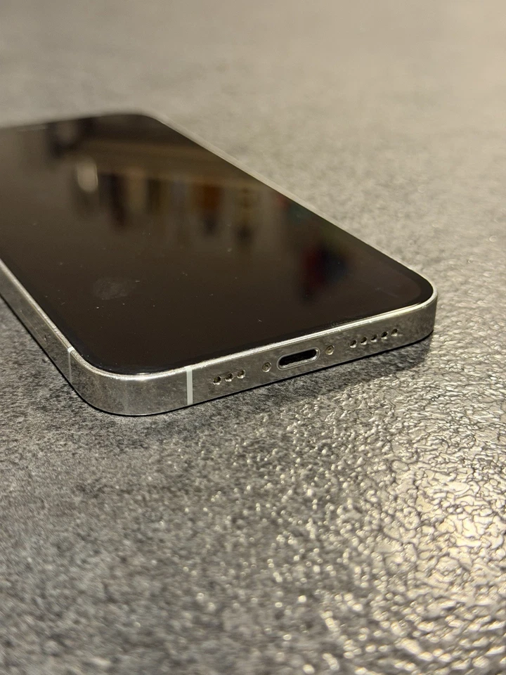 iPhone 12 Pro Argento 128 Gb - Immagine 3 di 4