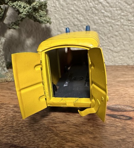 CIJ Models 3/60S Renault 'SHELL' Truck Made in France - Picture 7 of 14