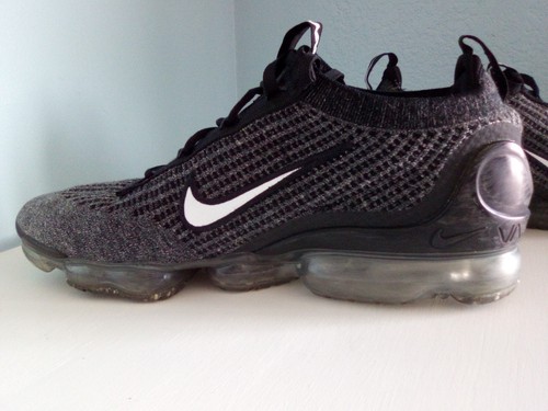 Nike Air Vapormax 2021 FK Shoes Mens Size 11.5 Black Flyknit Run DC9394-001 - Picture 4 of 9