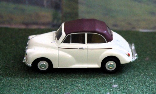 VANGUARDS MORRIS MINOR CONVERTIBLE CREAM WITH MAROON ROOF MIB LIMIT ED. VA07100 - Picture 6 of 6