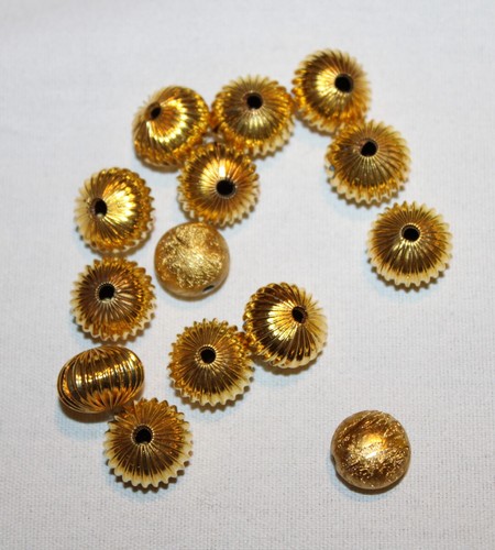 Lote para hacer joyas tono dorado, tono cobre, tono bronce oscuro dijes espaciadores hallazgos - Imagen 5 de 18