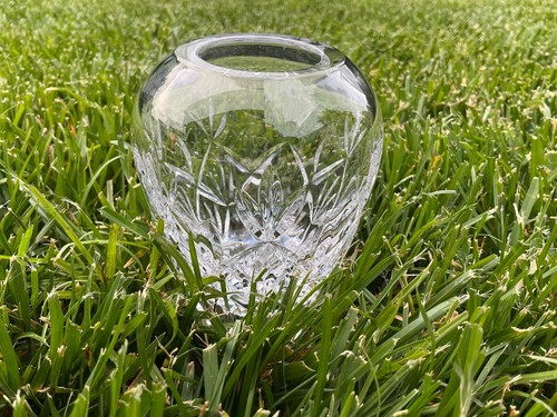 Vintage Tiffany & Co Sybil Diamond Cut Heavy Crystal Bud Vase 4.25” Tall/Retired - Picture 2 of 8