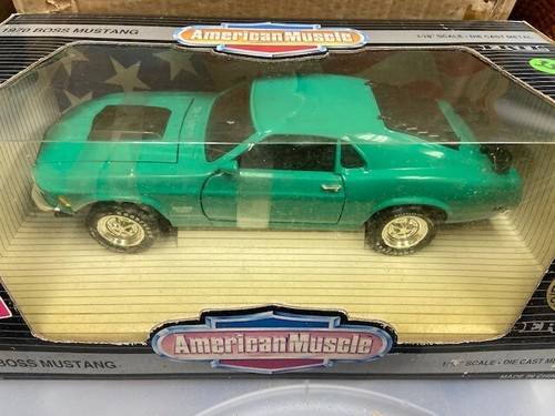 1970 Boss Mustang Car * 1/18 American Muscle NIB in Collectors Box - Picture 3 of 7
