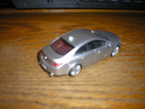 RARO 1/43 Coleccionables de Lujo 2011 Buick Regal T Plateado con EDICIONES ENVÍO GRATUITO - Imagen 5 de 8