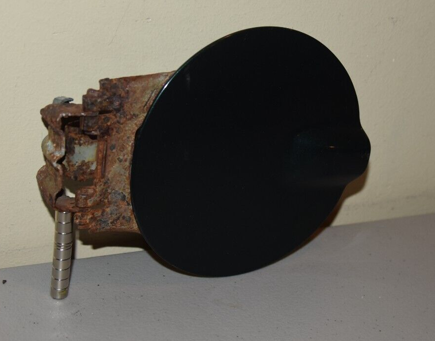 20042012 Chevrolet Colorado GMC Canyon Fuel Gas Door Lid Cover Green OEM eBay